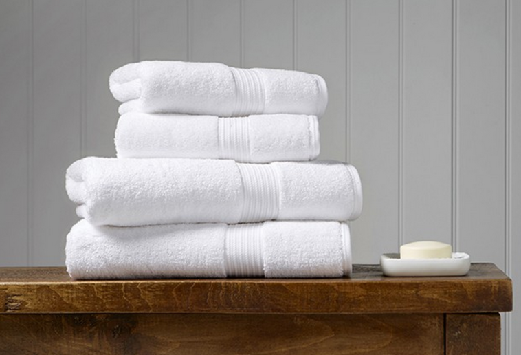 Почему в отелях полотенца такие белые и мягкие?