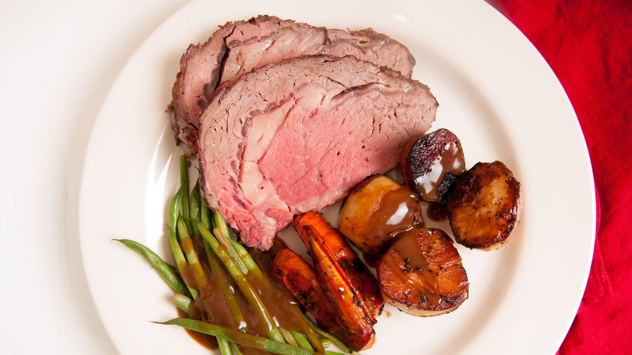 How do restaurants reheat prime rib?