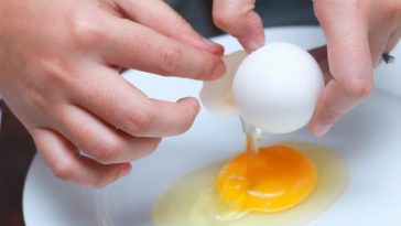 How do tell if an egg is bad?