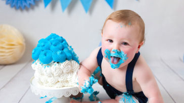 How do you clean up a smash cake?