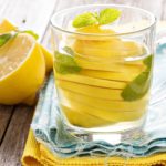 How do you cut lemon and lemon water?