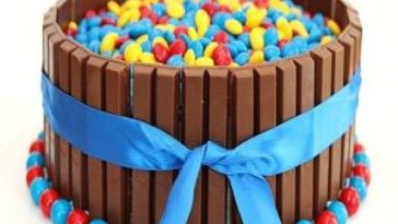 How do you describe a birthday cake?