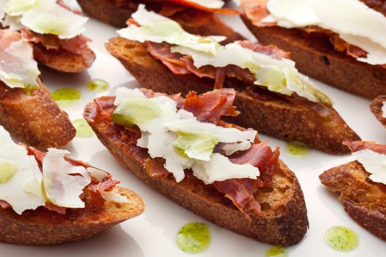 How do you eat a serrano ham?