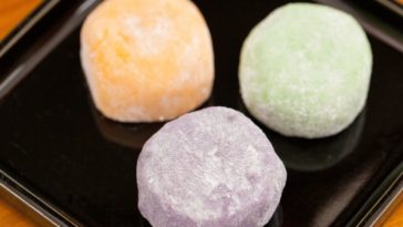 How do you eat mochi balls?