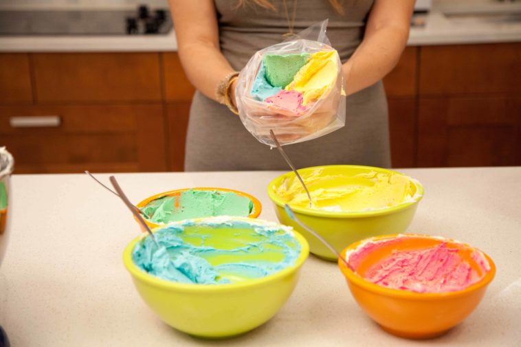 How do you get black icing?