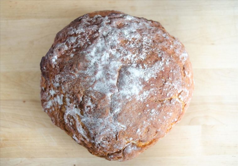 How do you get crispy crust on bread?