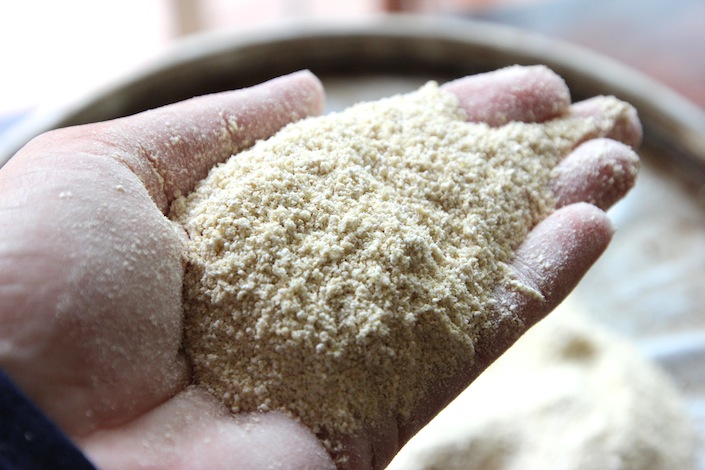 How do you get the bitterness out of quinoa flour?