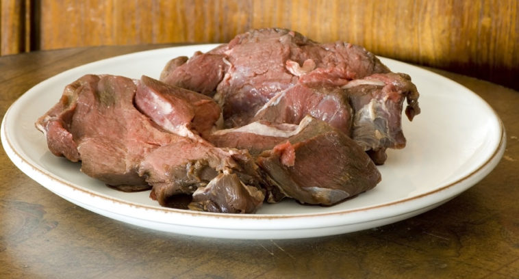 How do you get the gamey taste out of deer meat?