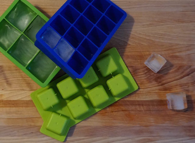 How do you get the taste out of silicone ice trays?