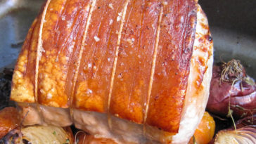 How do you keep pork crackling crisp after cooking?