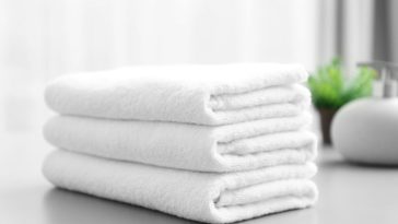 How do you keep towels white and fluffy?