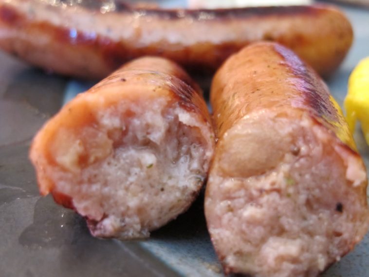 How do you know when chicken apple sausage is done?