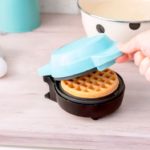 How do you know when mini waffle maker is done?