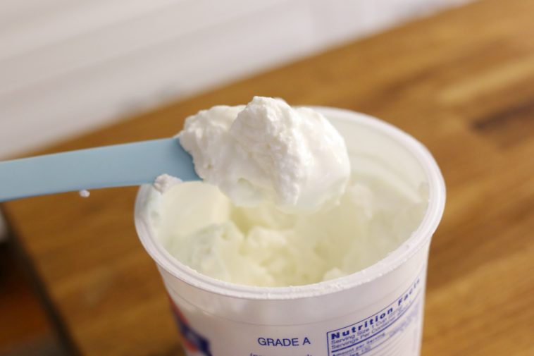 How do you make Greek yogurt taste like sour cream?