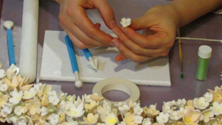 How do you make a herb spray?