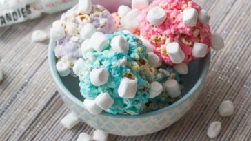 How do you make popcorn Fluffy?