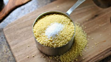 How do you measure 100 grams of couscous?