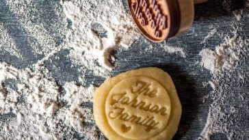 How do you mold a wooden cookie?