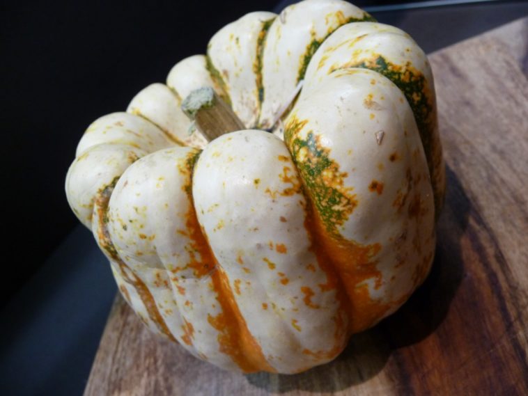 How do you pick sweet dumpling squash?