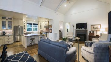 How do you plan food for an open house?