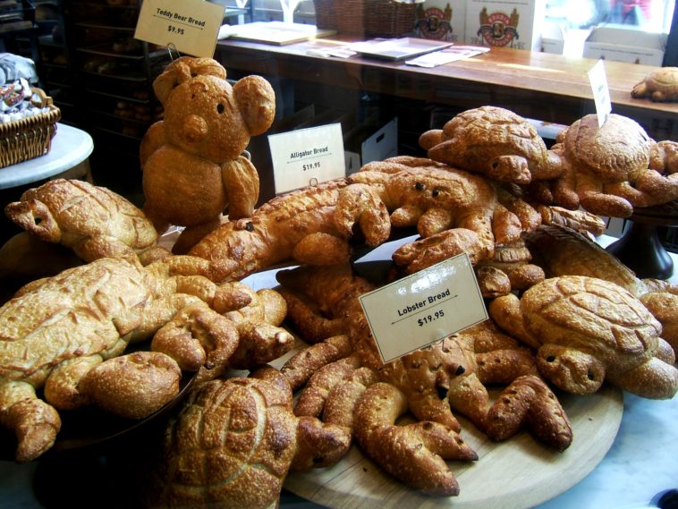 How do you pronounce boudin bread?