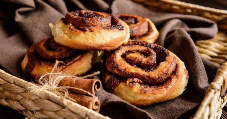 How do you reheat cinnamon rolls without drying them out?