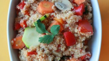 How do you store and reheat quinoa?