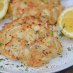 How do you tell if crab cakes are done?