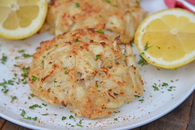 How do you tell if crab cakes are done?