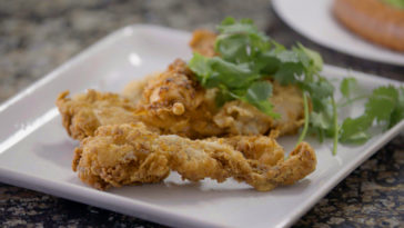 How do you tell if frog legs are done?