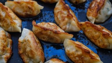 How do you thicken chicken and dumplings?