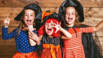 How do you throw a kids Halloween party?