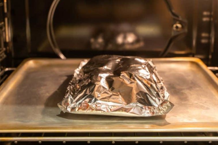 How do you use aluminum foil in the oven?