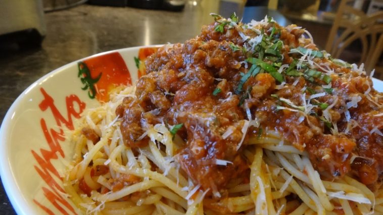 How does Gordon Ramsay make Bolognese?