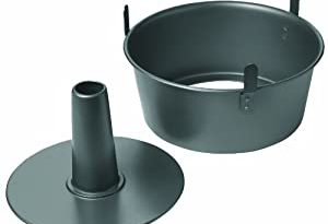 How high do you fill a 9 inch cake pan?