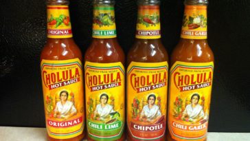 How hot is Cholula sauce?
