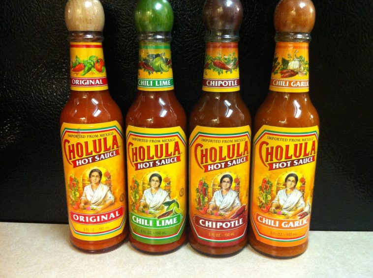 How hot is Cholula sauce?