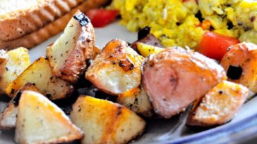 How long can you eat leftover baked potato?