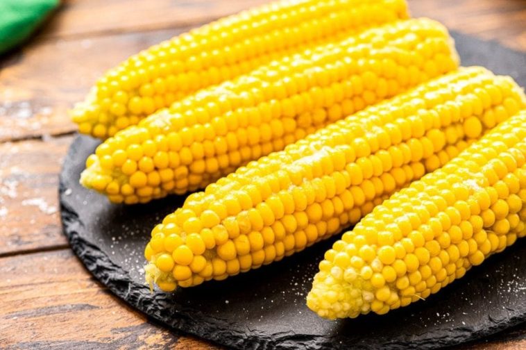 How long can you keep corn on the cob in the husk?