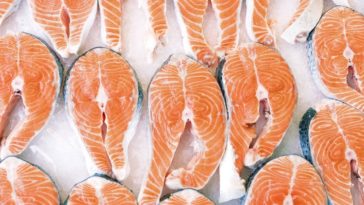 How long can you keep frozen food in a cool box?