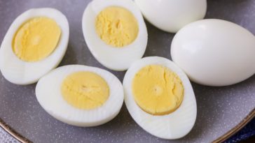 How long do you boil a pasteles?