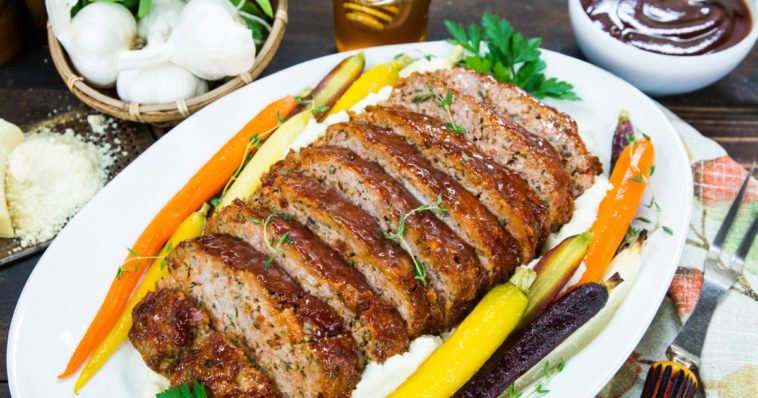 How long do you cook a 2 pound meatloaf at 400?