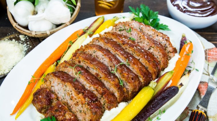 How long do you cook a 2 pound meatloaf at 400?