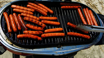 How long do you cook a hot dog on the grill?