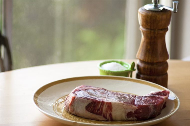 How long does it take for steak to thaw out?