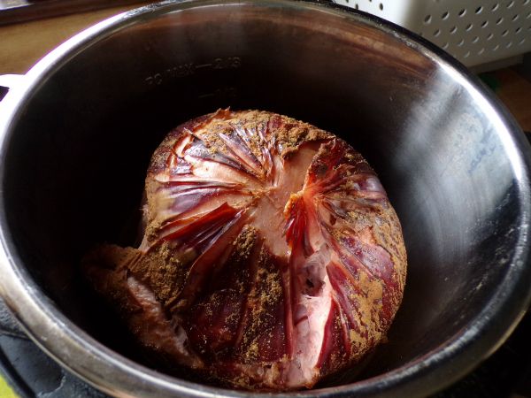 How long does it take to cook a semi-boneless ham?