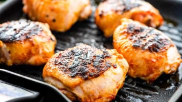 How long does it take to grill chicken thighs at 350?