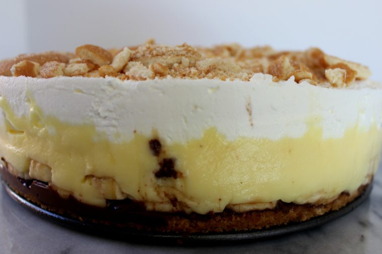 How long is frozen banana cream pie good for?