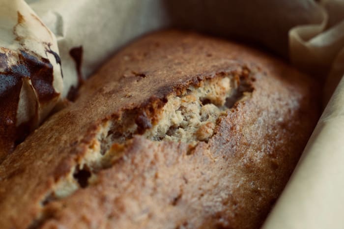 How long should I let my banana bread cool? - Foodly