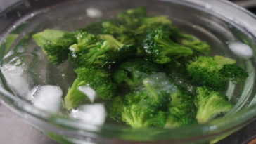 How long should you blanch broccoli?